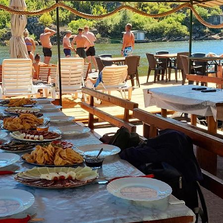 Mali Raj Apartmani Цетинє Екстер'єр фото