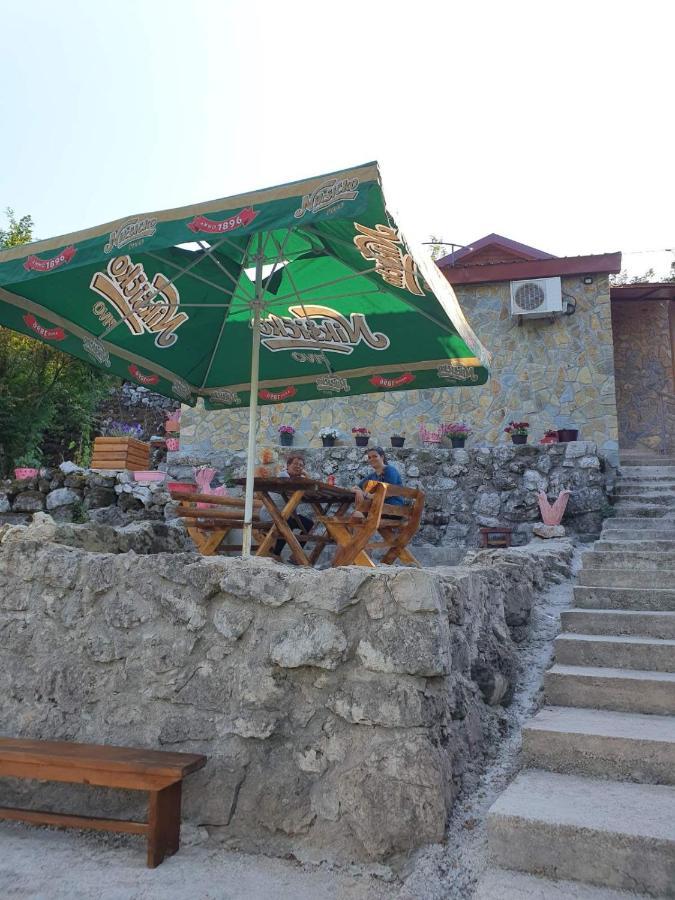 Mali Raj Apartmani Цетинє Екстер'єр фото