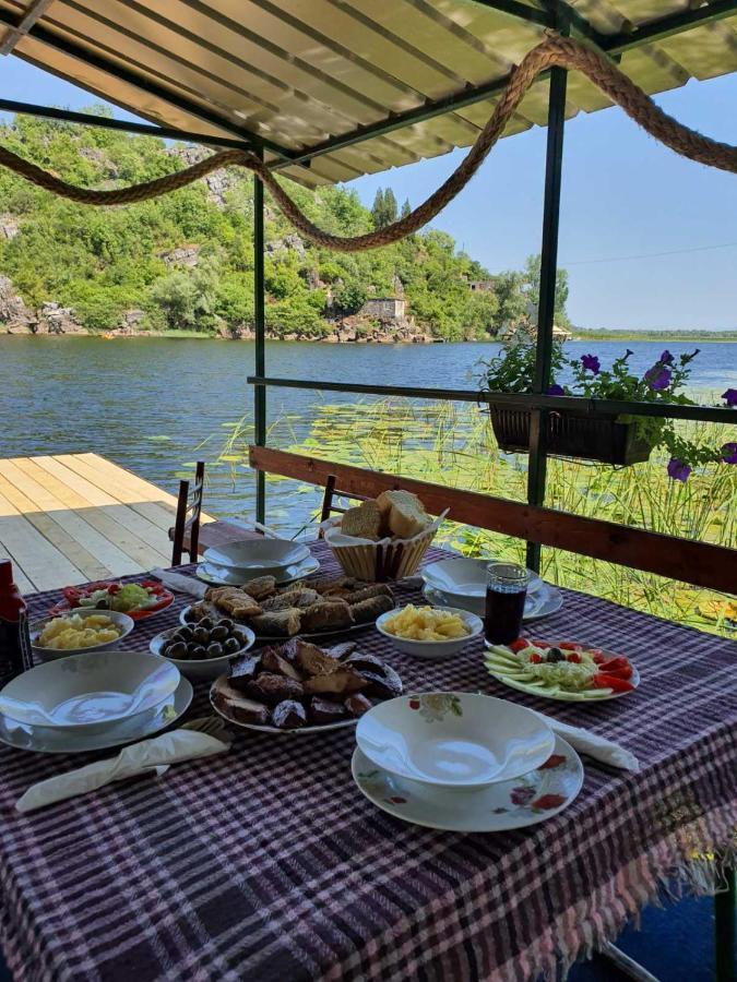 Mali Raj Apartmani Цетинє Екстер'єр фото